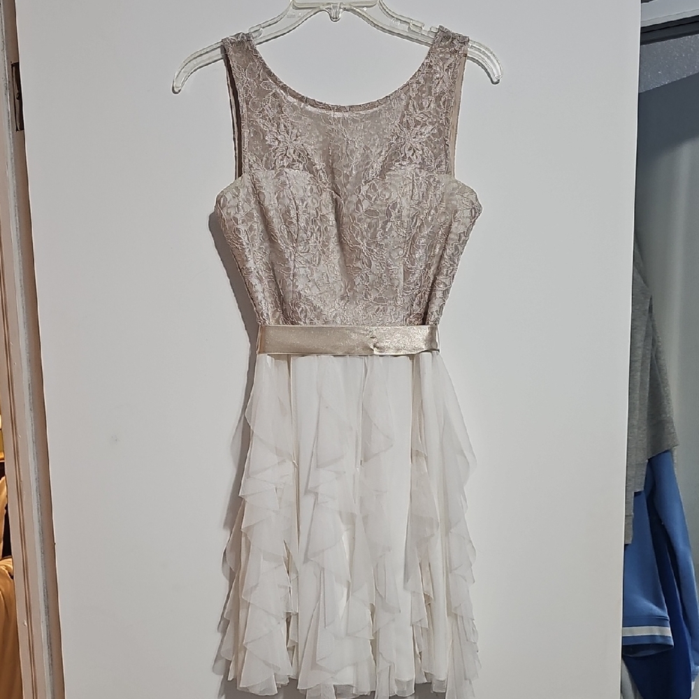 Elegant Cream and Gold Cocktail  Dress Wedding Formal Junior Size 5 Resort
